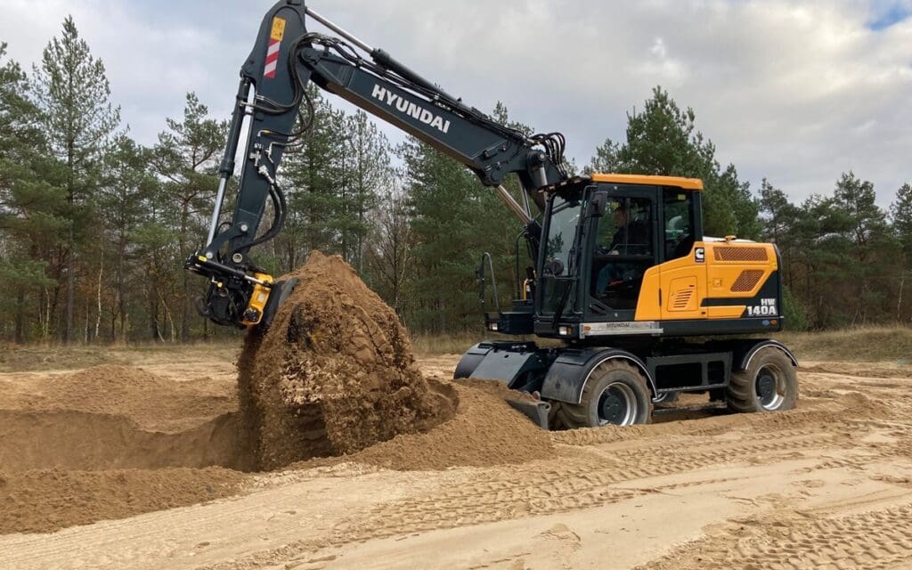 Hyundai HW140